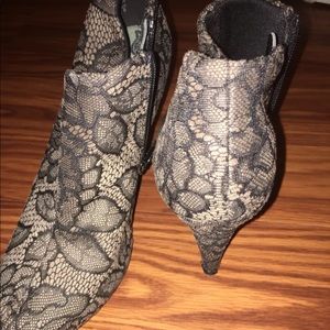 Vintage high heels black grey